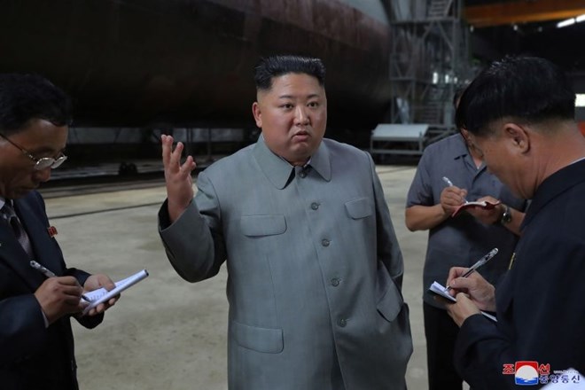 Kim si je ogledal novo severnokorejsko podmornico