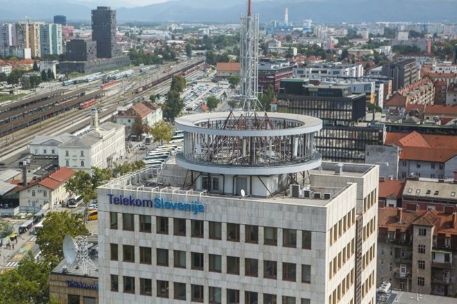 Skupina Telekom Slovenije v polletju za 35 odstotkov povečala dobiček; delničarjem letos občutno nižje dividende