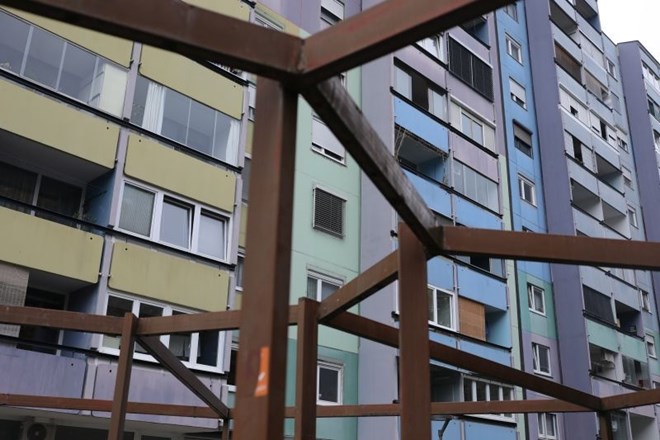 Podatki kažejo, da v Ljubljani trenutno manjka okoli 4000 neprofitnih stanovanj, do leta 2025 pa bo manjkalo 16.000 dostopnih...