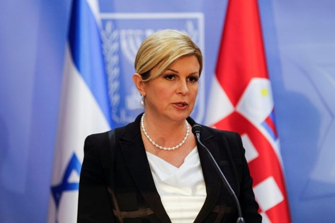 Kolinda Grabar-Kitarović se mudi na obisku v Izraelu.