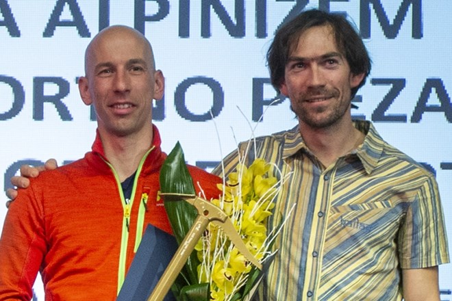 Slovenska alpinista Aleš Česen (desno)  in Luka Stražar (levo), ki sta se skupaj z Britancem Tomom Livingstonom avgusta lani...