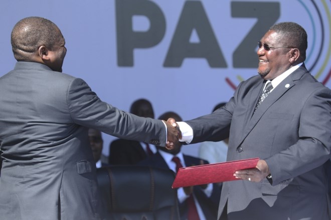Predsednik Mozambika Filipe Nyusi in vodja opozicijske stranke Renamo, Ossufo Momade sta danes podpisala zgodovinski mirovni...