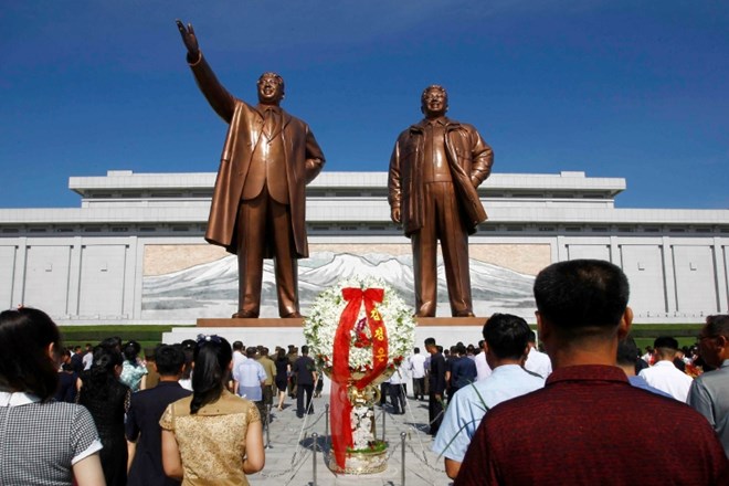 Pjongjang financira oborožitvene programe s spletnim kriminalom