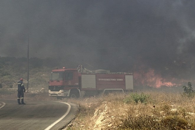 Po Grčiji divjajo številni gozdni požari