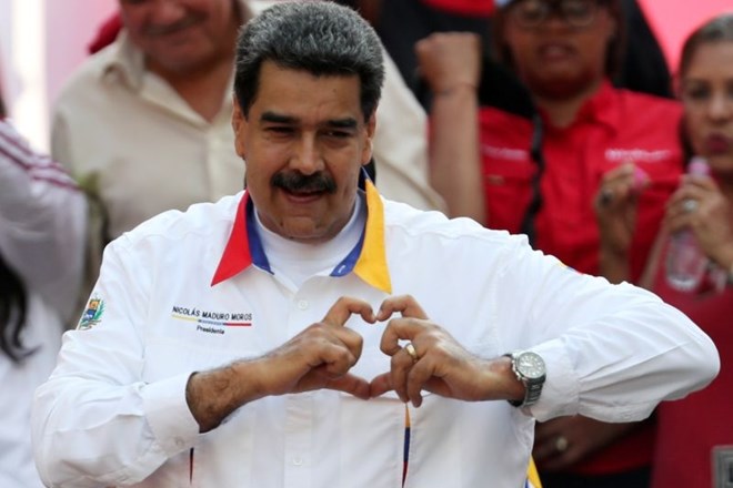 Maduro razmišlja o razpustitvi večinsko opozicijskega parlamenta