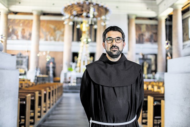 Pater Gregor Kos: »Želim si tudi, da bi – poleg turistov – na ogled Plečnikovega svetišča prišlo še kaj domačih...