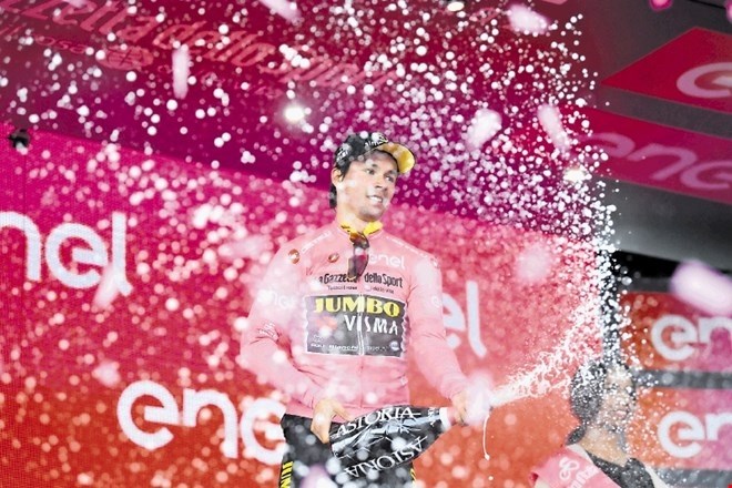 Bo v prihodnjih letih Primož Roglič šampanjec odpiral tudi za zmago v skupnem seštevku tritedenske dirke?