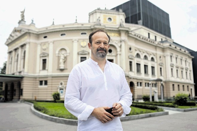 Rajko Meserko se po 22 letih poslavlja kot ravnatelj Opere in bo od septembra župansko funkcijo v Šmartnem pri Litiji...