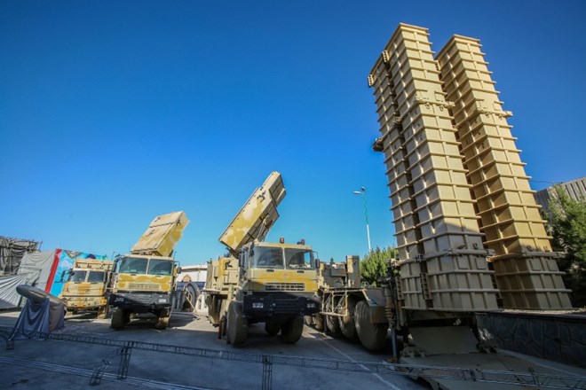 Iran predstavil doma izdelan sistem protiraketne obrambe