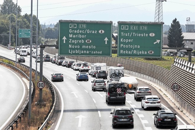 Načrtovani novi avtocestni priključek pri Brezovici naj bi pomagal razbremeniti obstoječega.