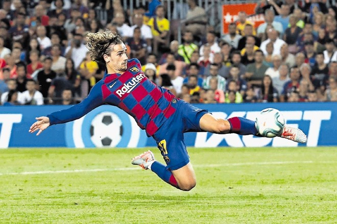 Francoz Antoine Griezmann je zabil dva gola na domači premieri Barcelone v španskem prvenstvu.