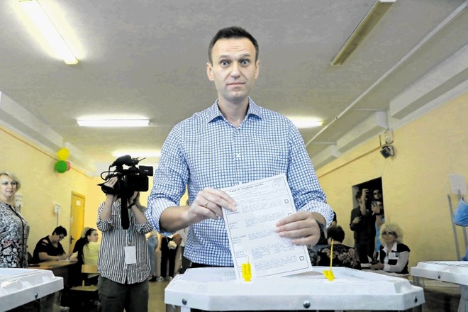 Najbolj izpostavljen ruski opozicijski vodja  Aleksej Navalni je pred oddajo glasu v Moskvi pozval someščane, naj »volijo...