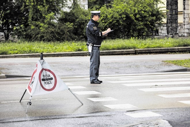 Na primorski avtocesti zastoj zaradi nesreče pred Brezovico proti Ljubljani