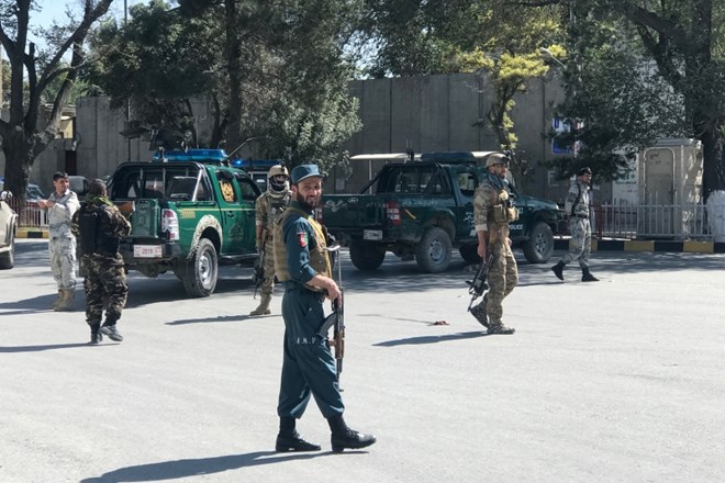Smrtonosen napad na volilno zborovanje predsednika Afganistana