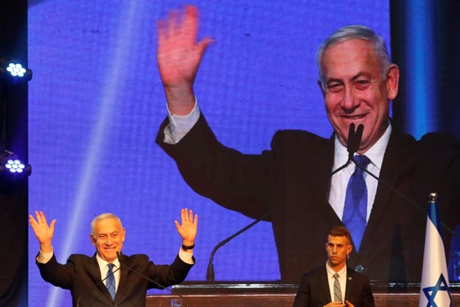 Stranki izraelskega premierja Benjamina Netanjahuja (na fotografiji) in njegovega tekmeca Benija Ganca sta po skoraj vseh...