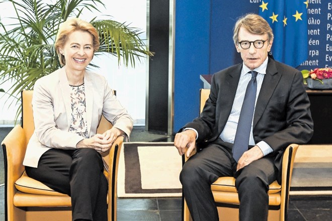 Predsednica evropske komisije Ursula von der Leyen se bo danes na povabilo predsednika evropskega parlamenta Davida Sassolija...