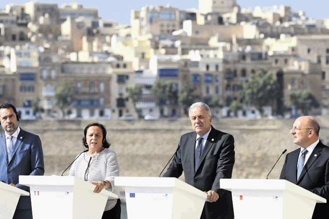 Dogovor na Malti so podprli notranji minister Francije Christophe Castaner, italijanska notranja ministrica Luciana...