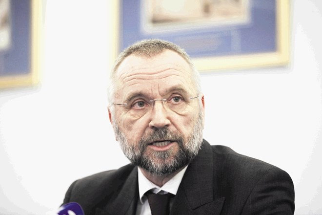 Mag. Tomaž Glažar bo, če bo z njegovim imenovanjem soglašala tudi vlada, prihodnja štiri leta vodil Splošno bolnišnico...