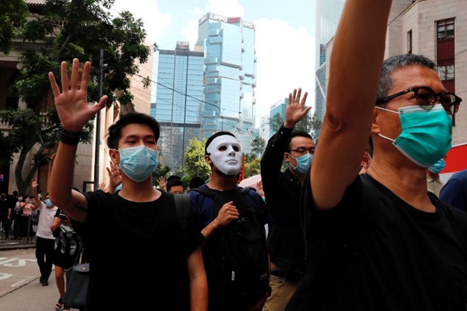 Hongkonška vlada prepovedala uporabo mask na protestih