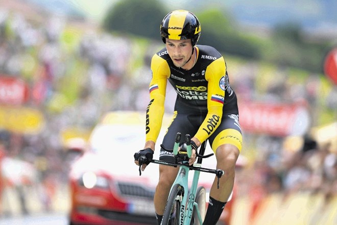 Z zmago na enodnevni dirki Giro dell' Emilia se je Primož Roglič še utrdil na vrhu svetovne kolesarske lestvice.