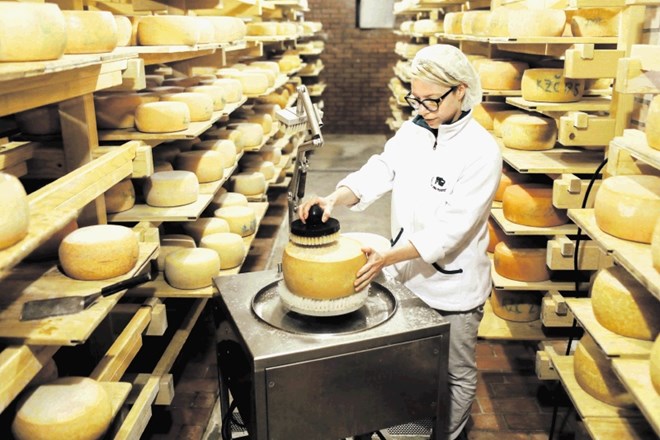 Pustotnikove sire in številne mlečne izdelke najdete v njihovi sirnici, na ljubljanski tržnici in v dobrih gostilnah: od...
