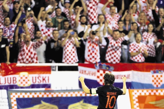 Hrvaško nogometno reprezentanco je v Splitu proti Madžarski spremljalo 32.000 navijačev.