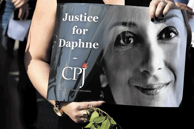Dve leti po umoru malteške novinarke Daphne Caruane Galizie pravici še ni zadoščeno.