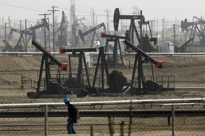 Cene nafte po informacijah o povečanju ameriških zalog navzdol