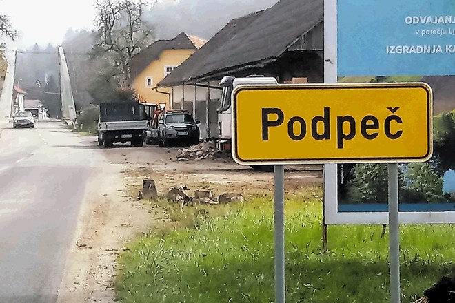 V okolici Podpeči je starejši moški skušal vzeti življenje starejši ženski.