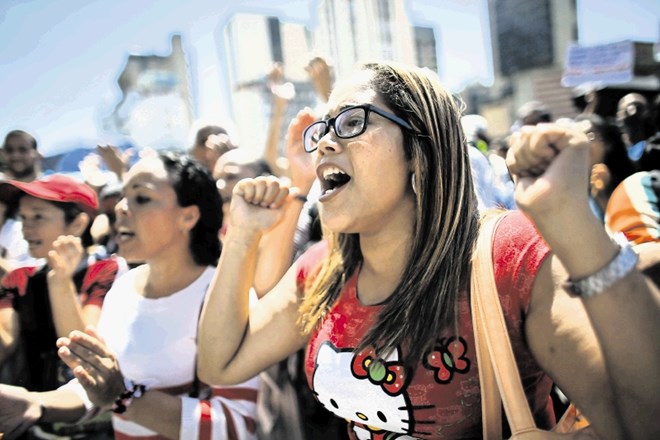Protesti v Venezueli se vrstijo. Na fotografiji stavka učiteljev zaradi nizkih plač in slabih delovnih pogojev.