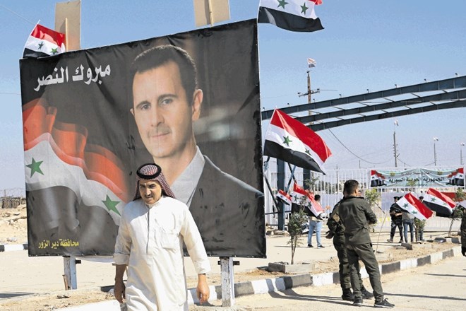 Bašar al Asad pobira sadove ameriške izdaje kurdskih zaveznikov v Siriji in režimska vojska se brez težav po več letih vrača...