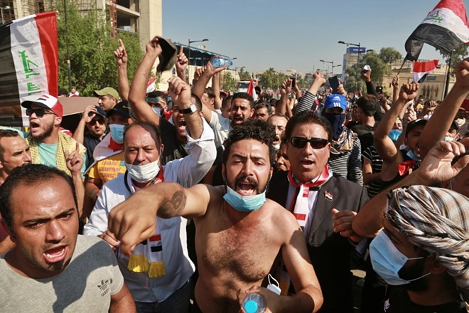 Današnji protesti v Iraku zahtevali več smrtnih žrtev