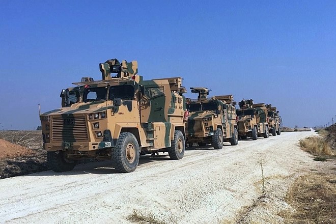 Turško-ruske sile patruljirajo na severu Sirije