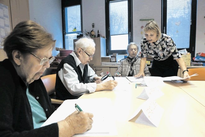 Pisalne urice so organizirane v 22 domovih za starejše po vsej Sloveniji.