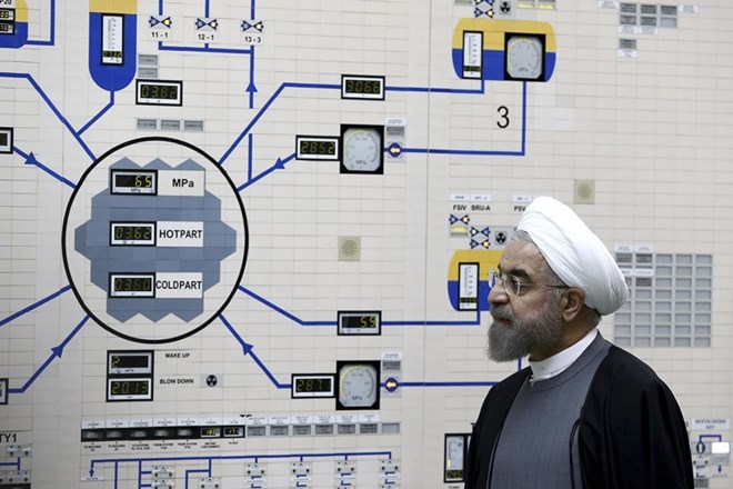 Hasan Rohani na obisku v jedrskem reaktorju.