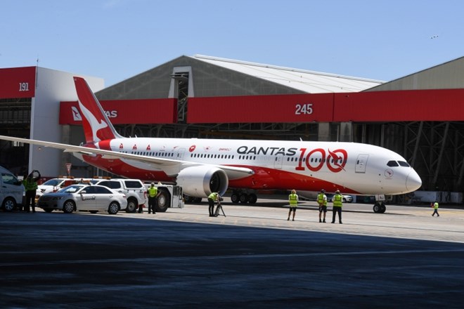Avstralski letalski prevoznik Qantas danes slavi. Uspel mu je namreč poskusni neprekinjen let med Londonom in Sydneyjem,...