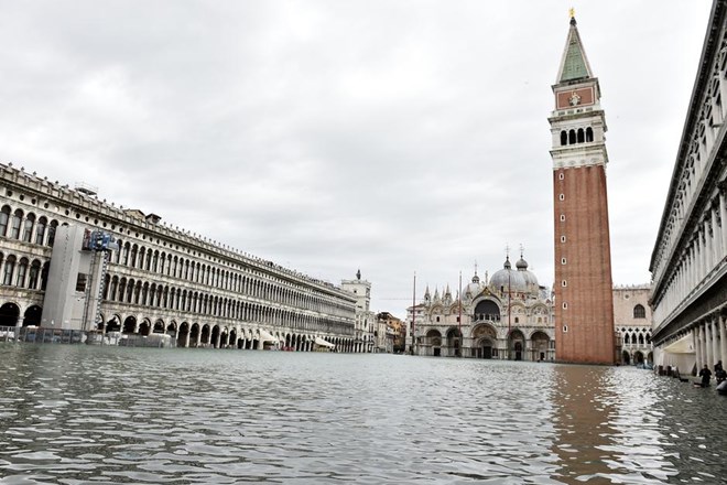 Benetke spet pod vodo, slabo vreme prizadelo tudi druge dele Italije