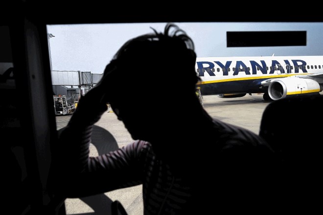 Špansko sodišče Ryanairu naložilo ukinitev spornih doplačil za kabinsko prtljago