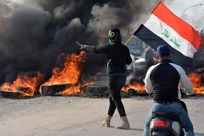 Protesti v Iraku so po navedbah aktivistov in medijev danes spet terjali smrtne žrtve.