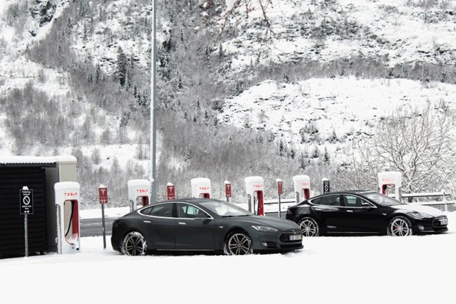 Tesle sodijo med najbolje prodajane električne avtomobile na Norveškem, model 3 je celo prodajna številka ena.