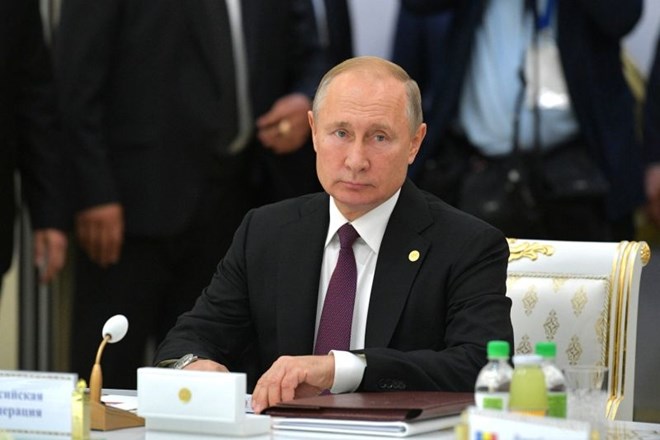 Ruski predsednik Vladimir Putin je v ponedeljek podpisal sporni zakon, ki omogoča označevanje novinarjev in neodvisnih...