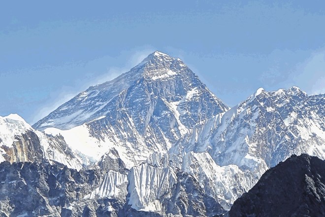 Vzpon na Everest postaja tako drag, da si ga bodo lahko v prihodnjih letih privoščili le še premožni.