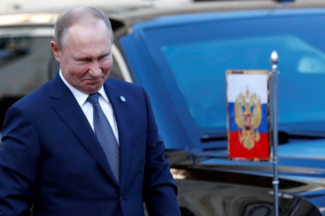 Medvedjev vidi v prepovedi protirusko histerijo, Putin napovedal pritožbo
