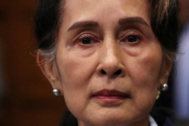 Mjanmarska voditeljica Aung San Suu Kyi je danes na Meddržavnem sodišču zavrnila obtožbe glede Rohingov.