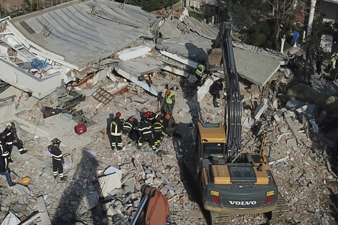  V Albaniji aretacije v povezavi s smrtonosnim potresom
