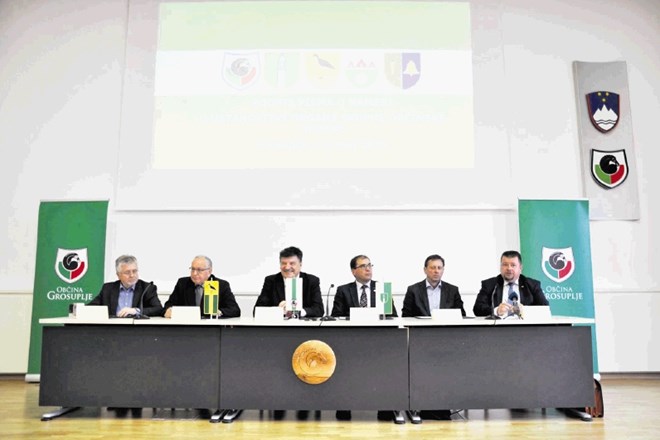 Župani občin  Grosuplje, Ivančna Gorica, Škofljica, Ig in Dobrepolje so ustanovili skupno občinsko upravo.