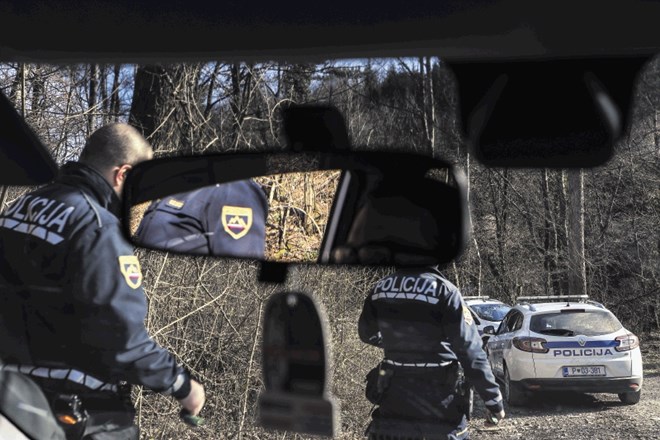 »Ob prijetju ilegalnih migrantov in podaji zahteve za mednarodno zaščito je treba upoštevati prisotnost hrvaškega policista...