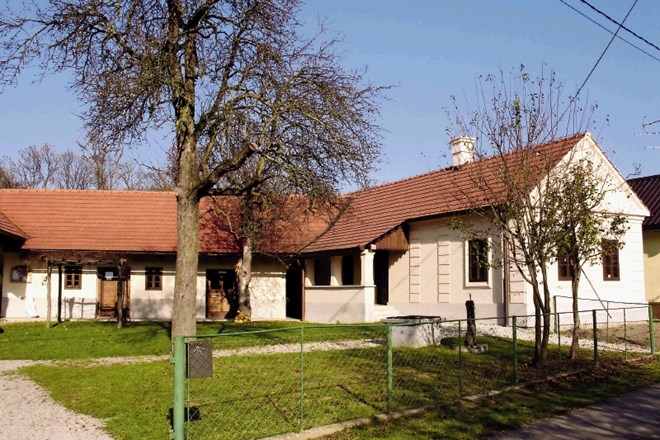 Obnovljena Sabolova domačija v Mali Polani.