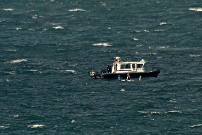 Fotografije reševanja jadralcev so pridobljene z radarja, ki ga policija uporablja za nadzor slovenskega morja.