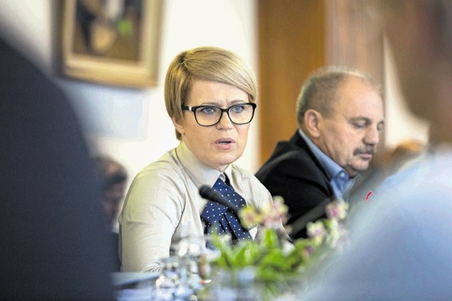 Kmetijska ministrica in Erjavčeva izzivalka na bližajočem se kongresu DeSUS Aleksandra Pivec se osredotoča na svoje...
